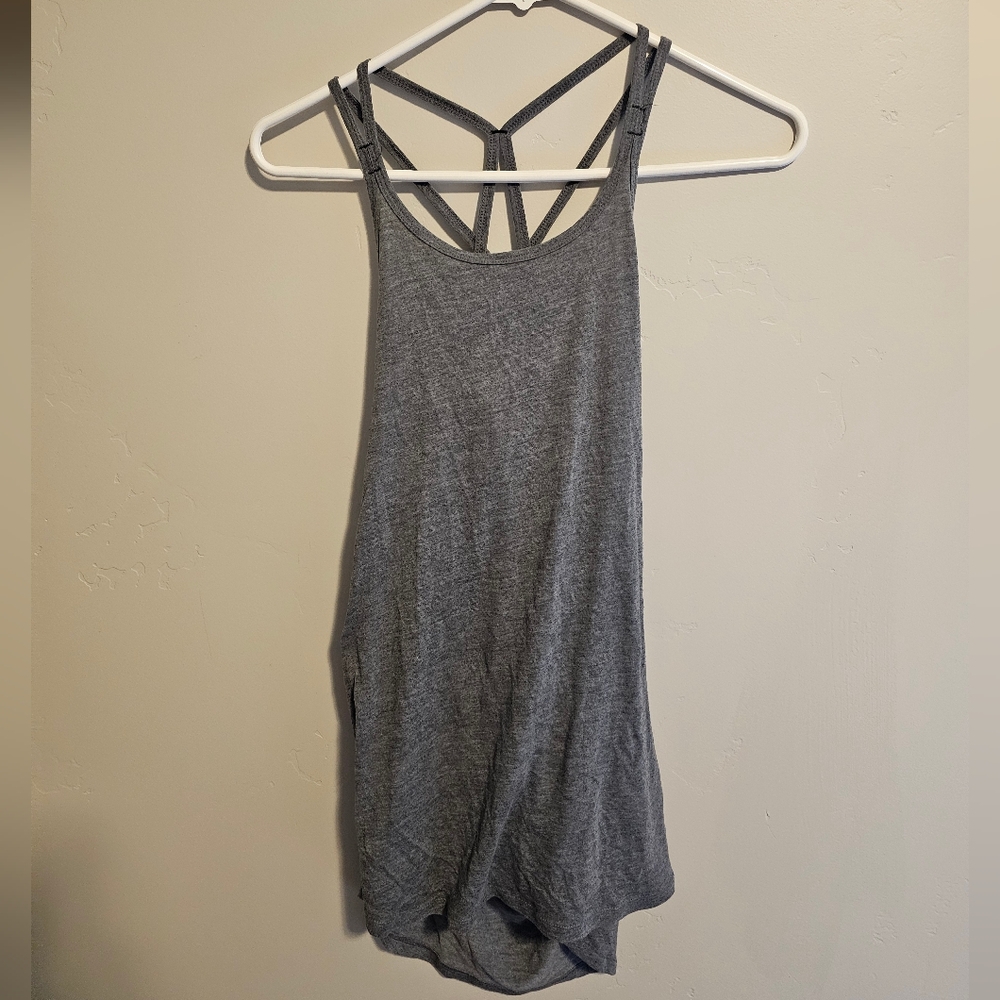 Grey work out tank.
